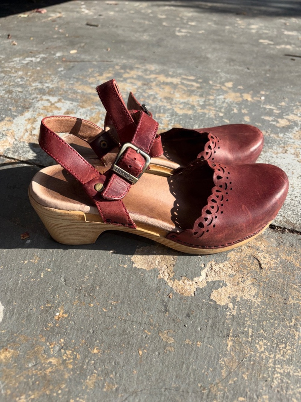 Burgundy Dansko clogs 37 lazer cut lace trim Mary Jae style 6-6.5 fits leather